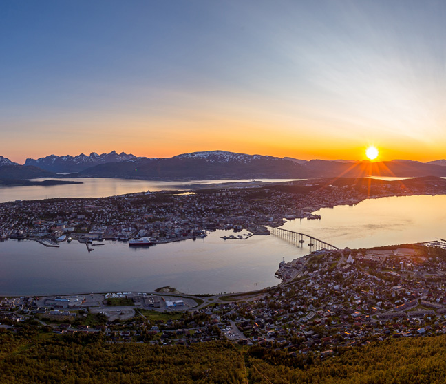 Utsikt over Troms&oslash;.
