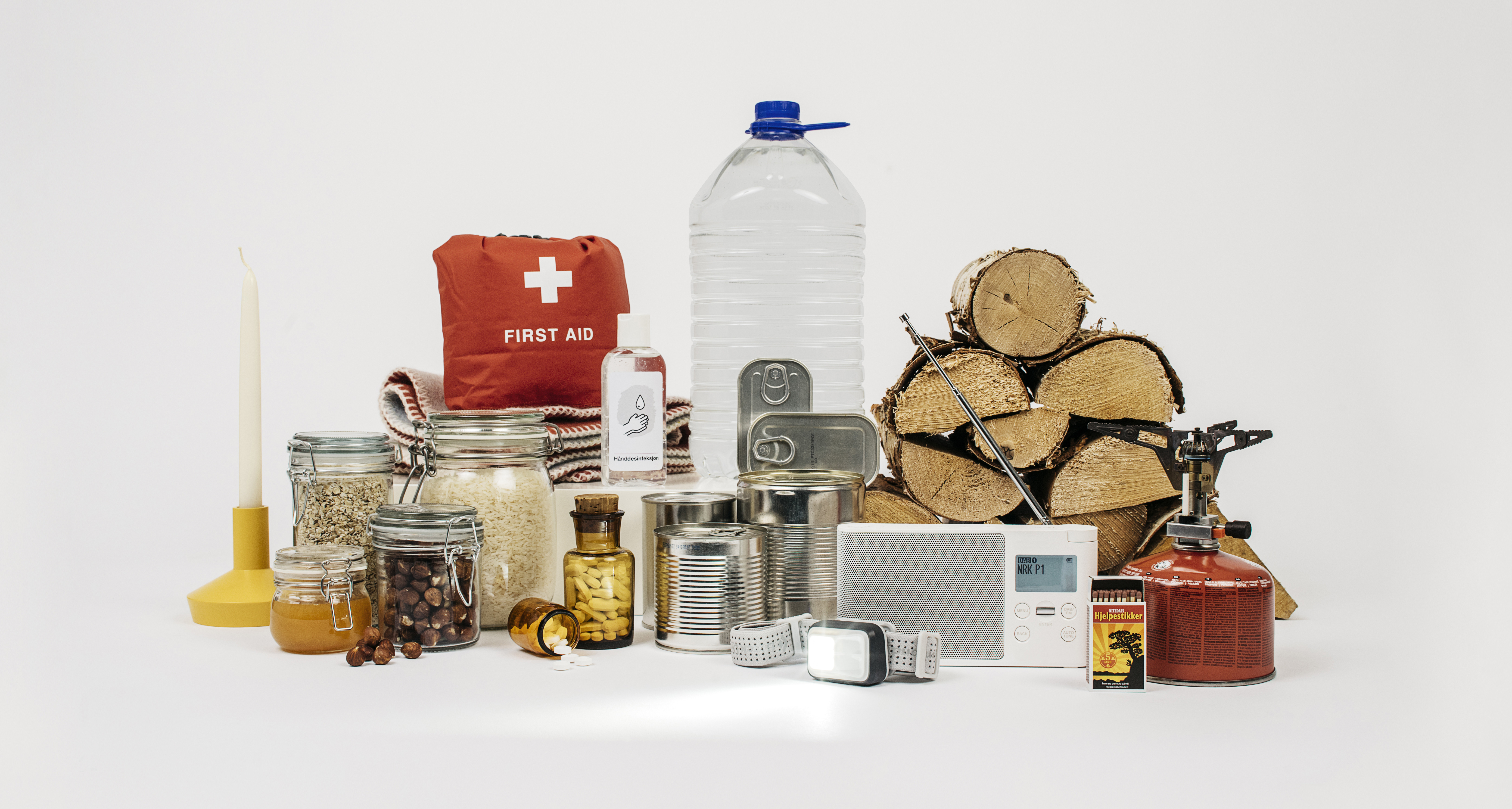 Dette er DSB mener du b&oslash;r ha i beredskap hjemme, blant annet vann, kokeapparat, ved, f&oslash;rstehjelpsskrin, mat og radio