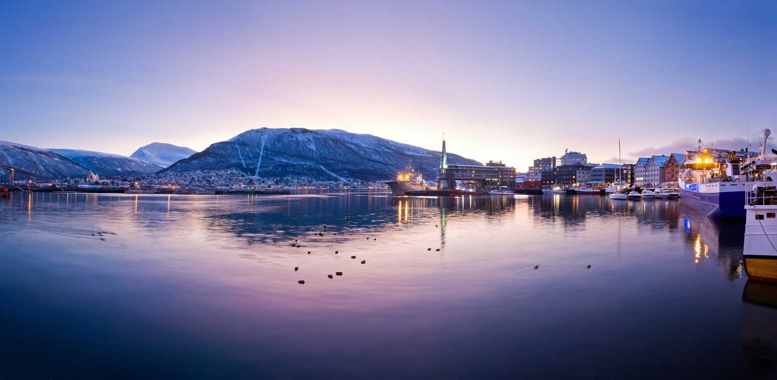 Troms&oslash; havn i vinterdrakt