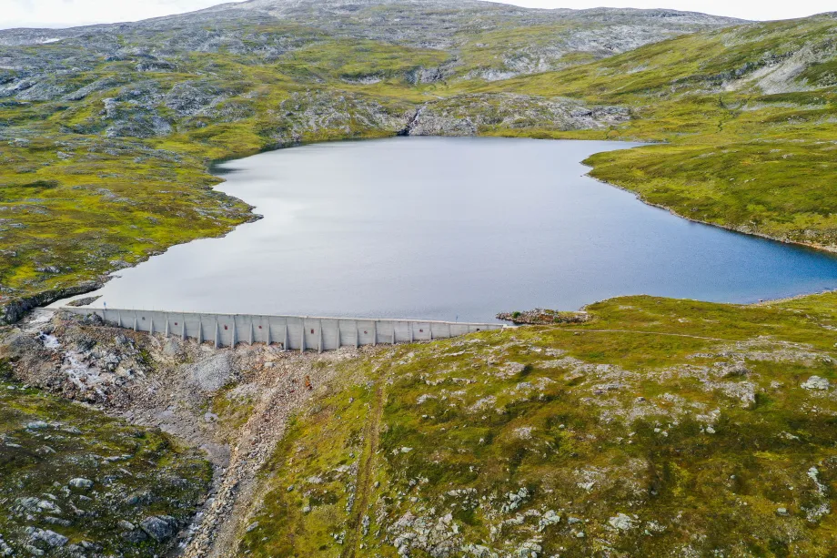 Oversiktsbilde av dam p&aring; Amundvatnet-3