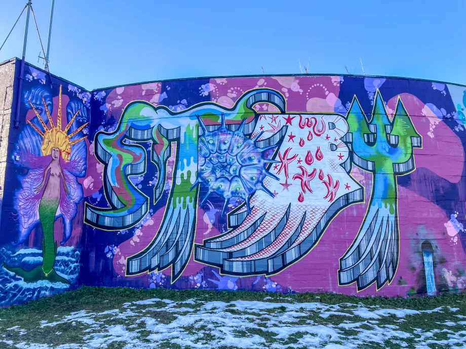 Forhåpningen trykkbasseng dekket av gatekunst