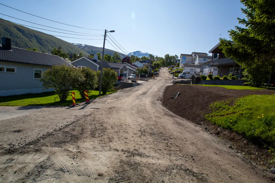 Skogvegen er bygd opp og klar for asfaltering.