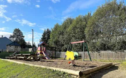 Uteområde, Trollbakken grillhytte. Uteområde, Trollbakken grillhytte.