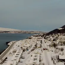 Oversiktsbilde fra drone av Sollig&aring;rden sett fra s&oslash;r
