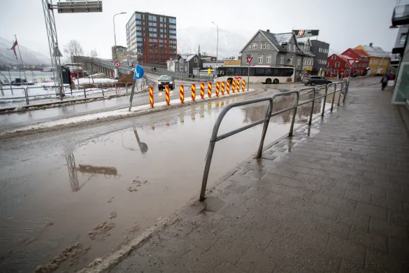 Overvann i Skippergata Mye overvann i hele veibanen